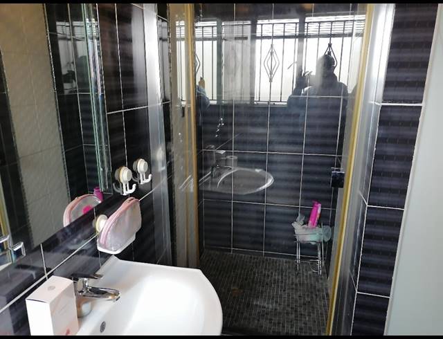 3 bed property to rent in EVANS PARK